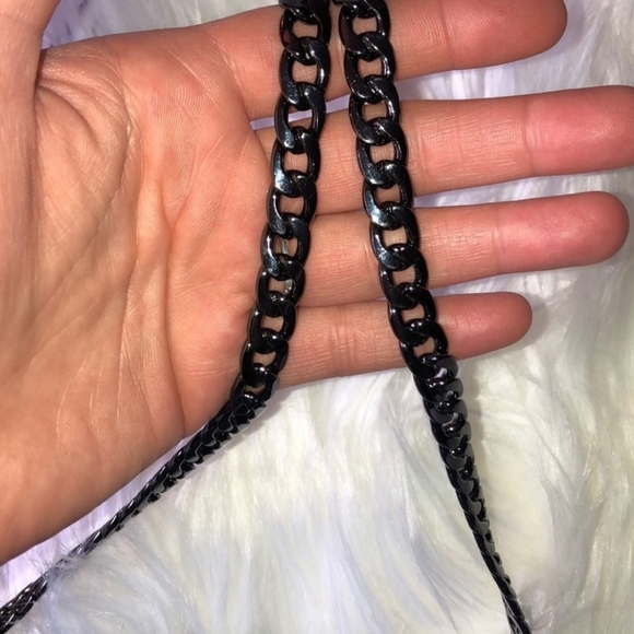 Armani Exchange navy cross body bag
$58 $0 - Picture 6 of 7